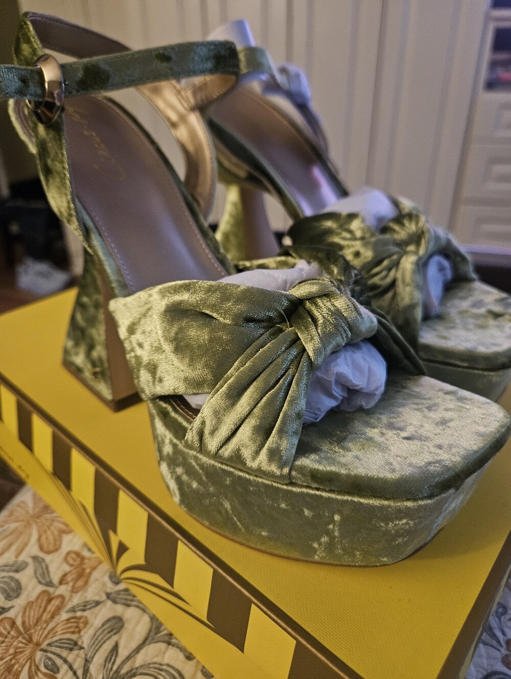Circus by Sam Edelman Olive Green Velvet Platform Sandals - Picture 7 of 7